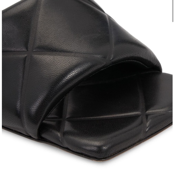 Bottega Veneta Black Lido Leather Mules- Size 37/7- New in Box - Picture 7 of 15